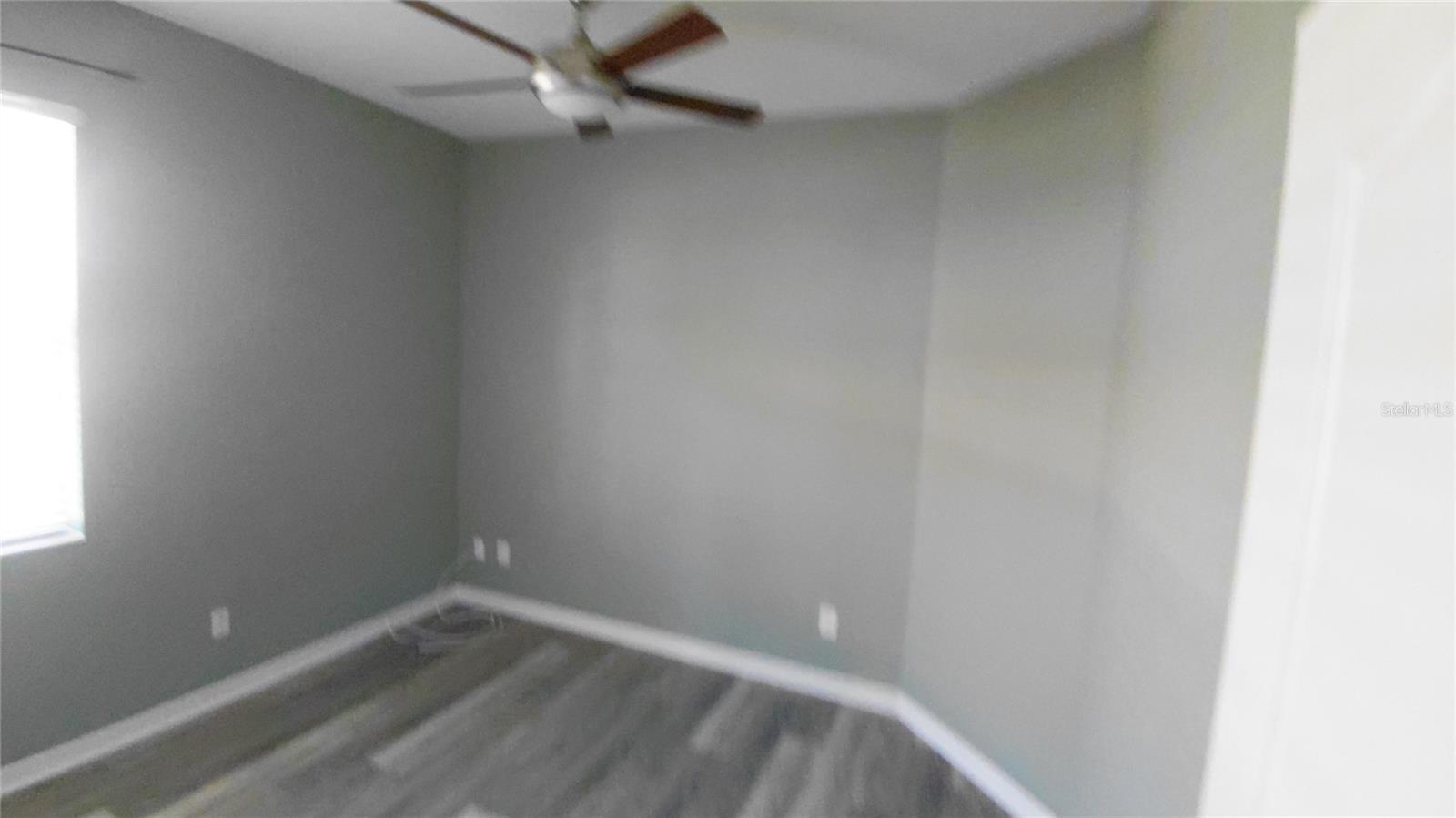 Image 24 of 40 For 7117 50-th Ave Cir E