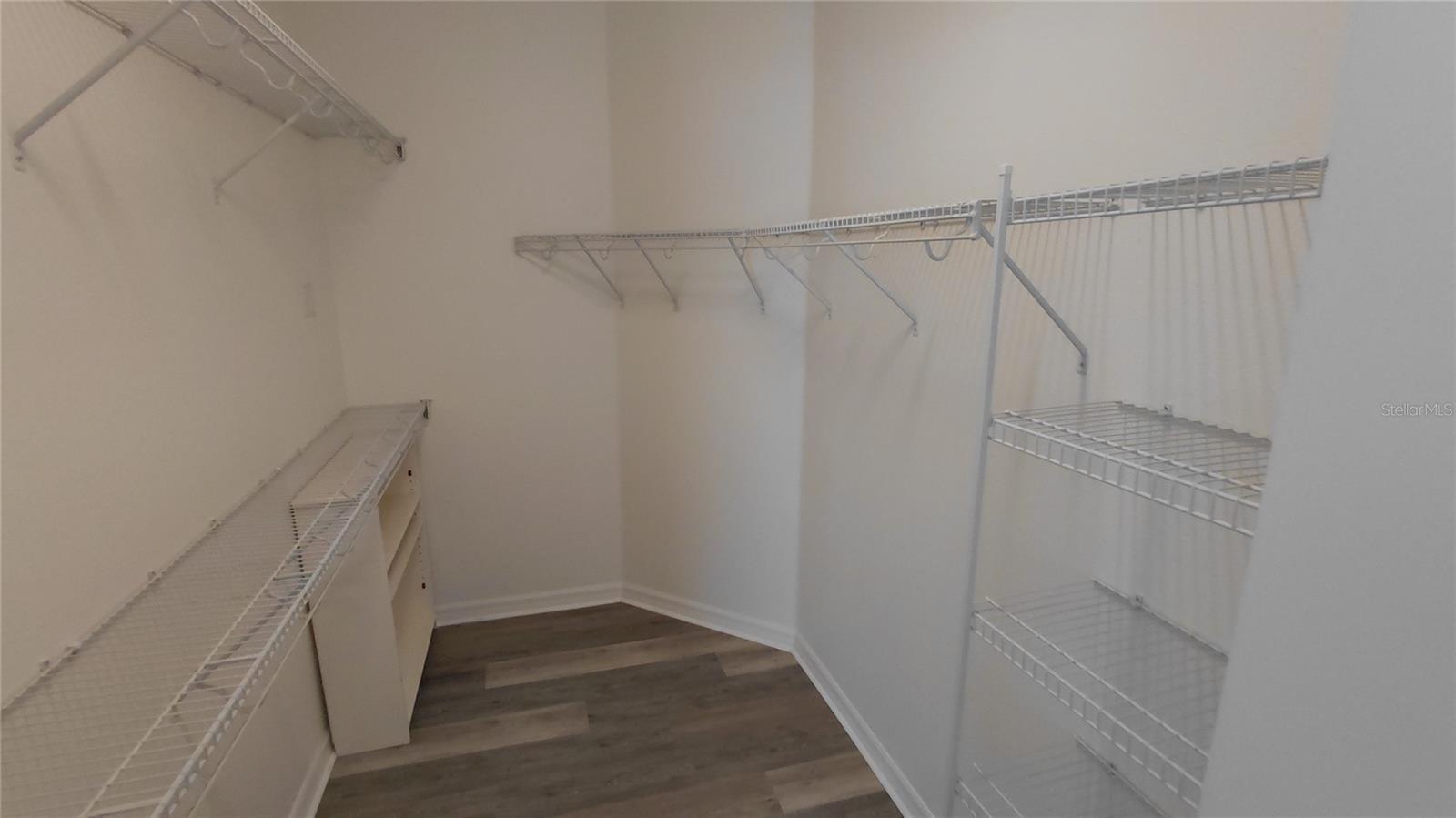 Image 27 of 40 For 7117 50-th Ave Cir E