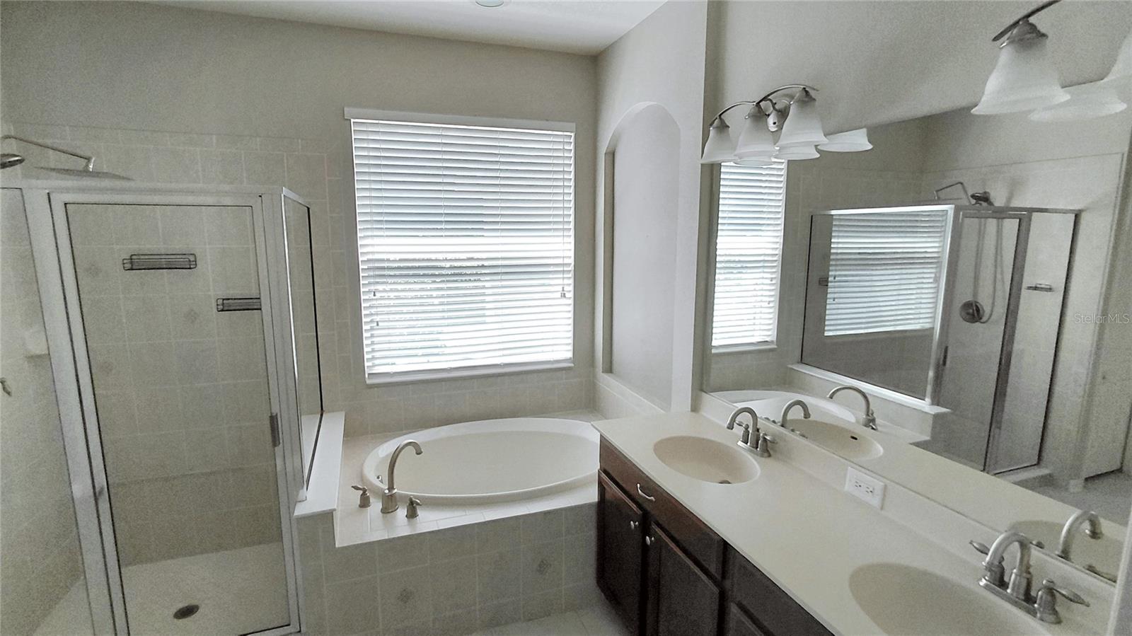 Image 28 of 40 For 7117 50-th Ave Cir E