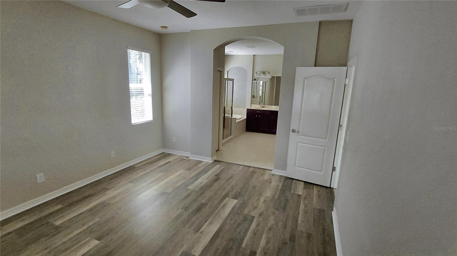 Image 29 of 40 For 7117 50-th Ave Cir E