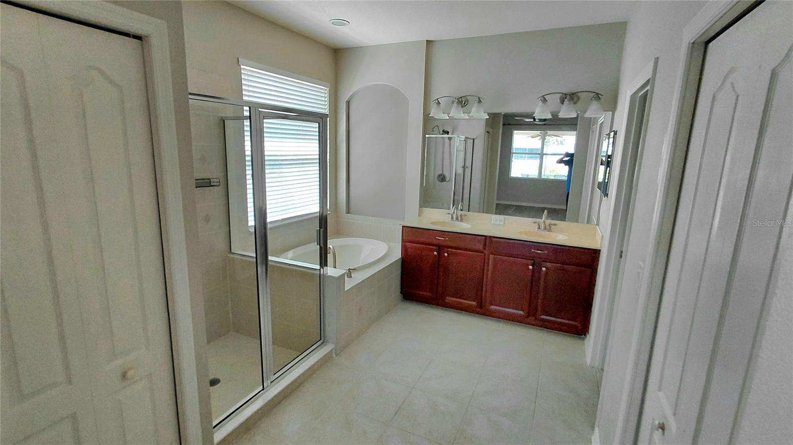 Image 30 of 40 For 7117 50-th Ave Cir E