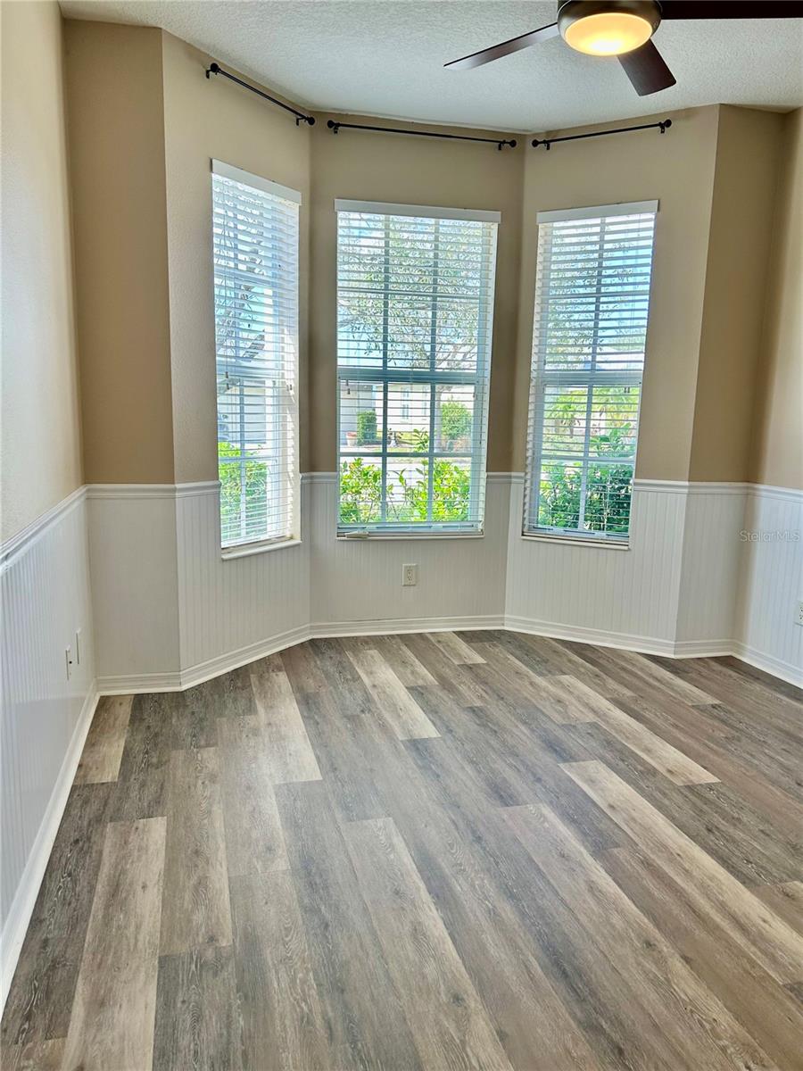 Image 38 of 40 For 7117 50-th Ave Cir E