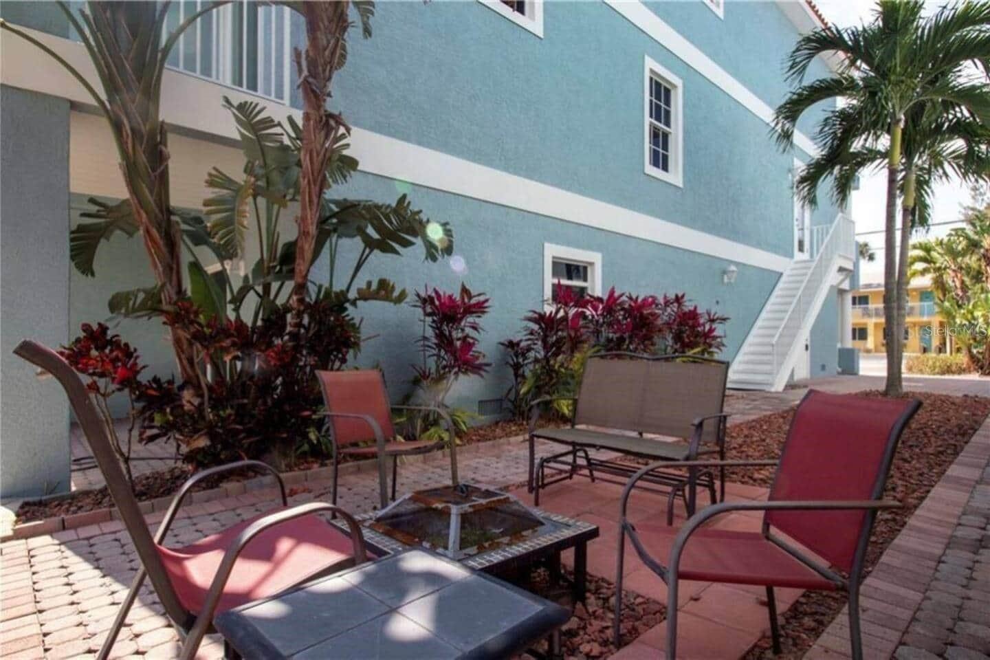 Image 3 of 4 For 2319 Avenue C  200