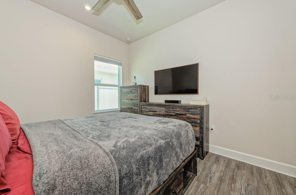 Image 22 of 53 For 11415 61st Street E