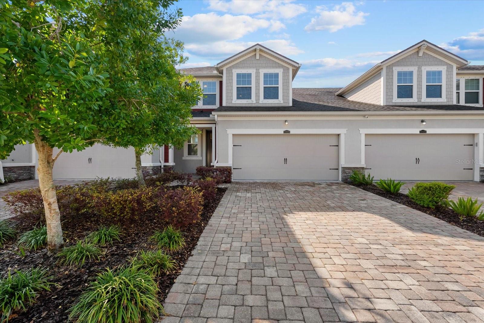 Listing photo id 0 for 11828 Meadowgate Place