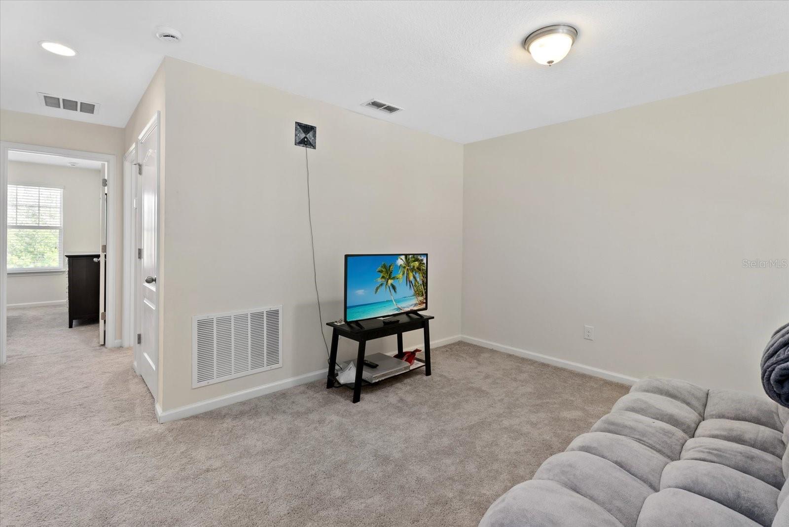 Listing photo id 18 for 11828 Meadowgate Place