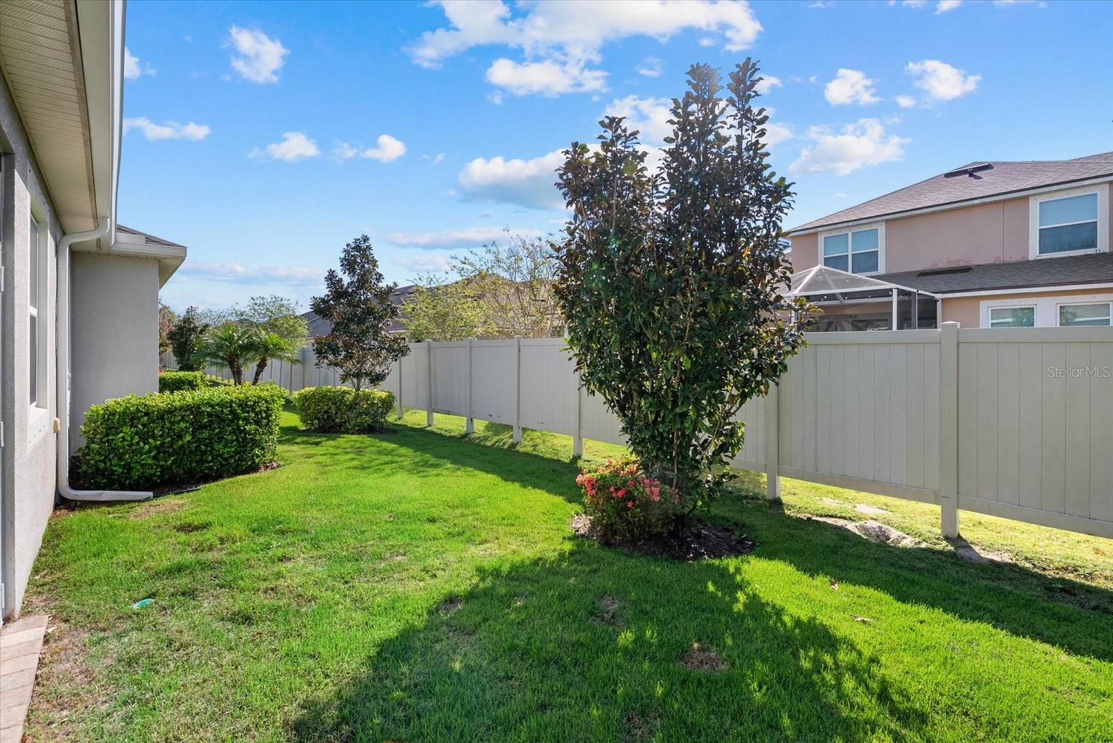 Listing photo id 26 for 11828 Meadowgate Place