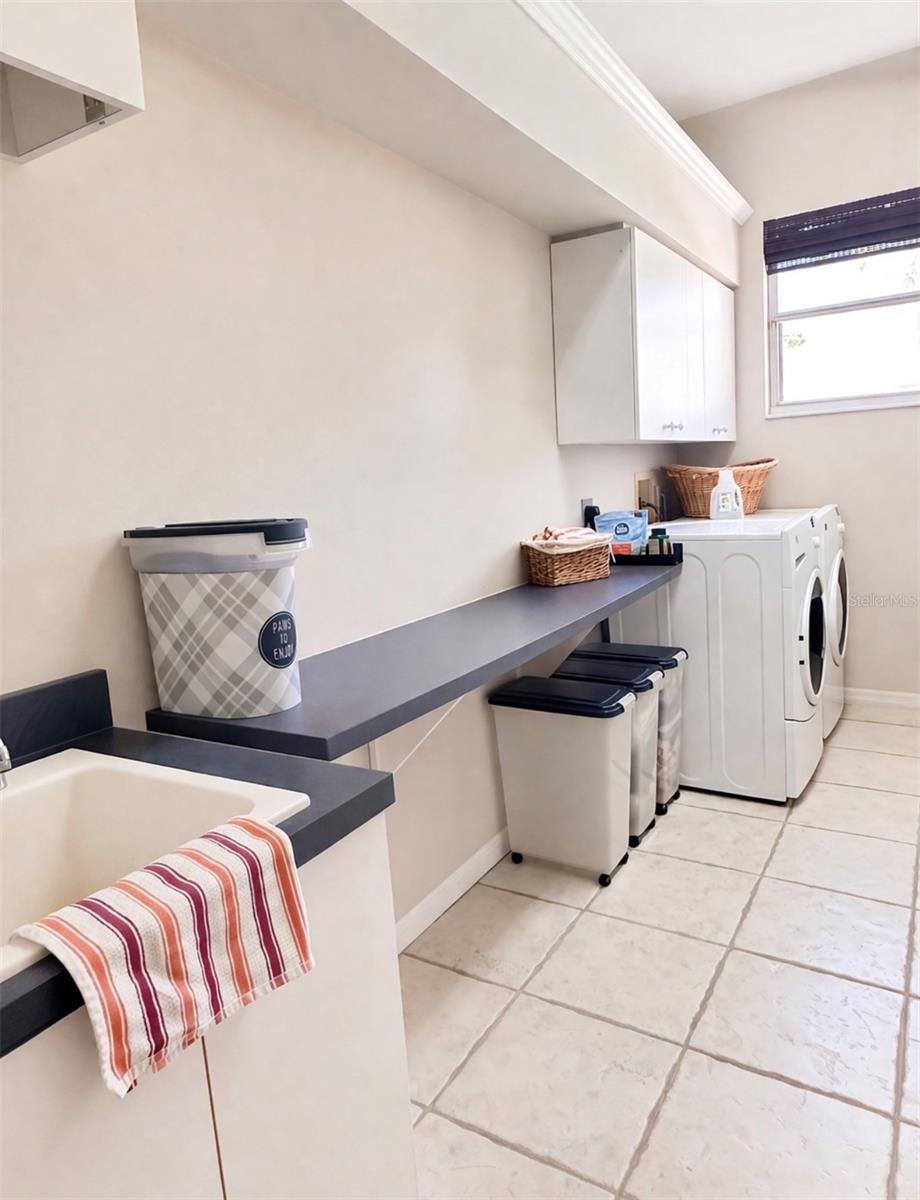 Image 28 of 35 For 7407 Pine Valley Street