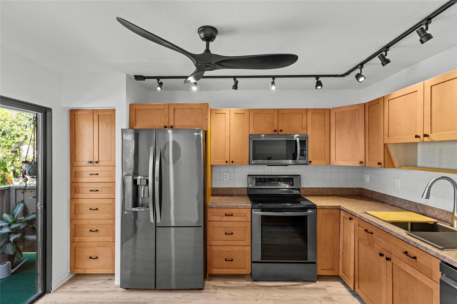 Image 10 of 43 For 1636 Brookhouse Drive 230