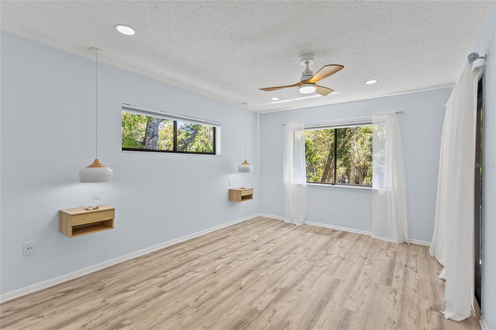 Image 17 of 43 For 1636 Brookhouse Drive 230