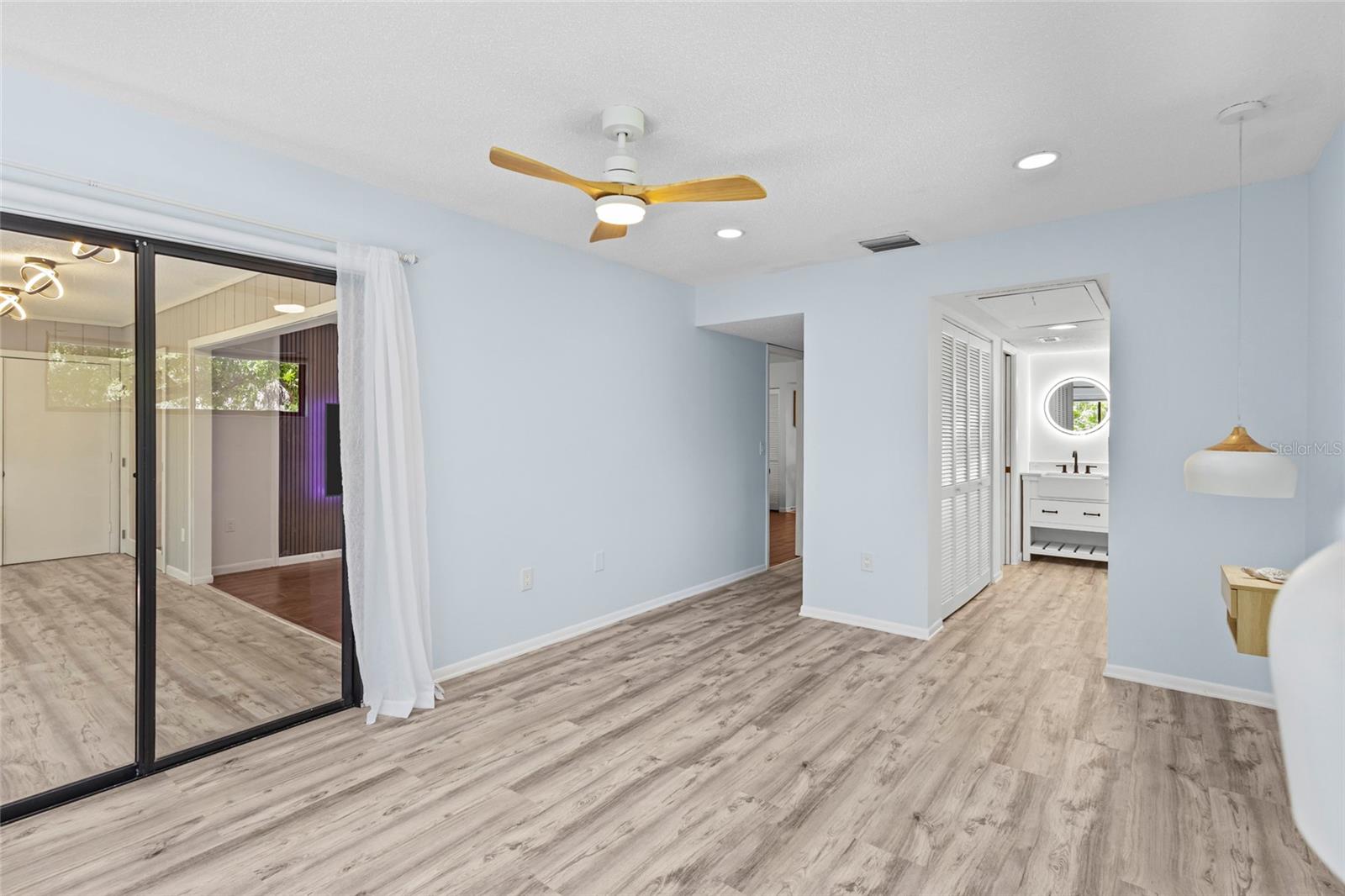 Image 20 of 43 For 1636 Brookhouse Drive 230