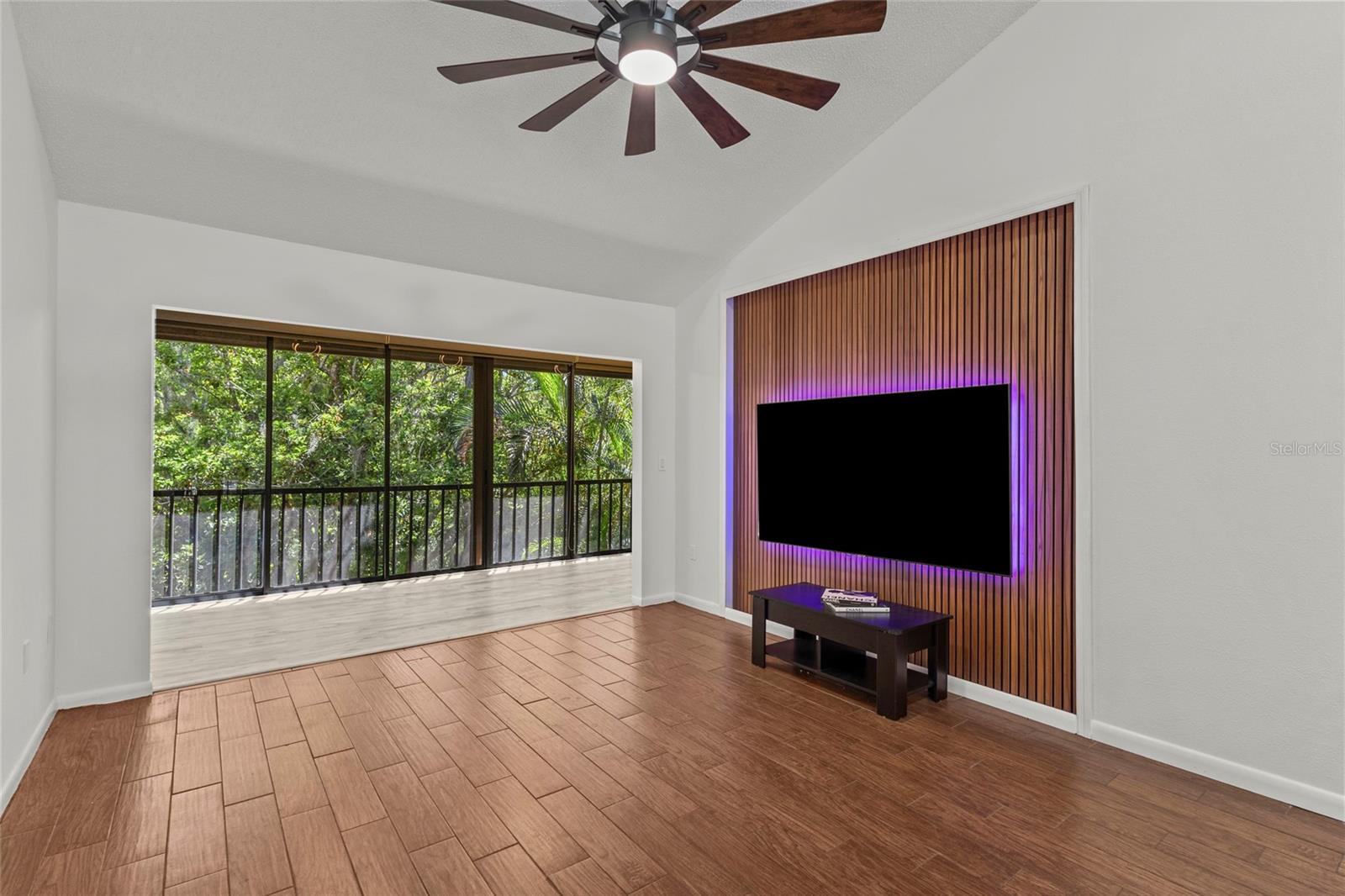 Image 4 of 43 For 1636 Brookhouse Drive 230