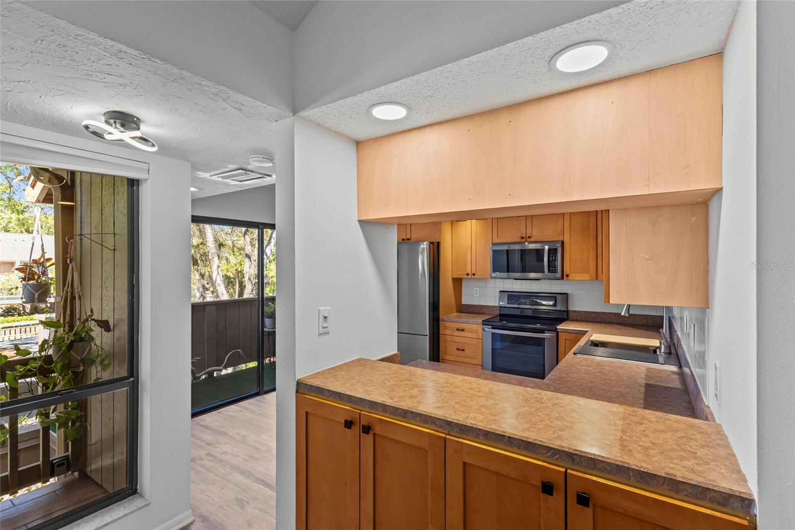 Image 9 of 43 For 1636 Brookhouse Drive 230