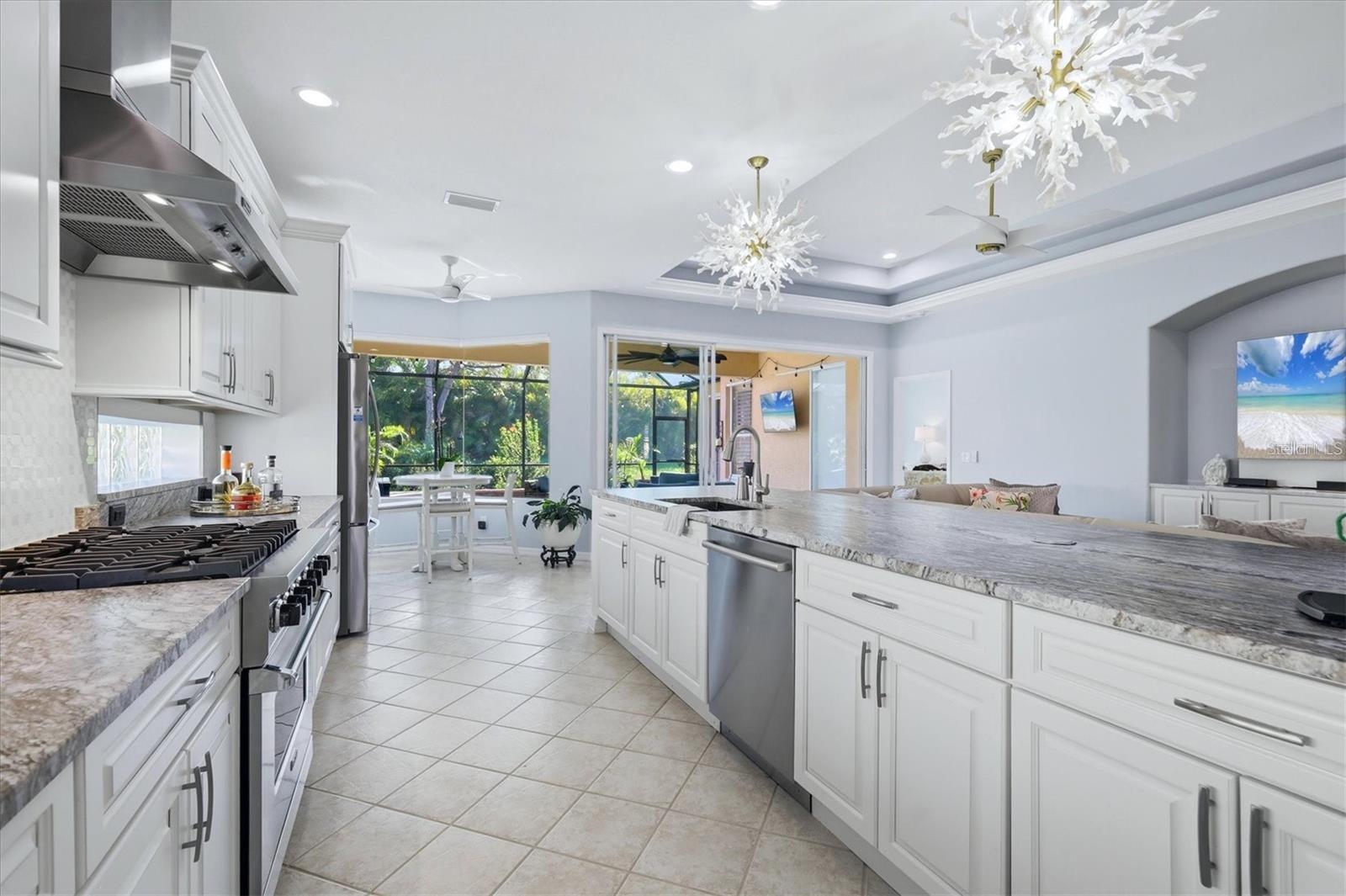 Image 13 of 49 For 8319 Nice Way