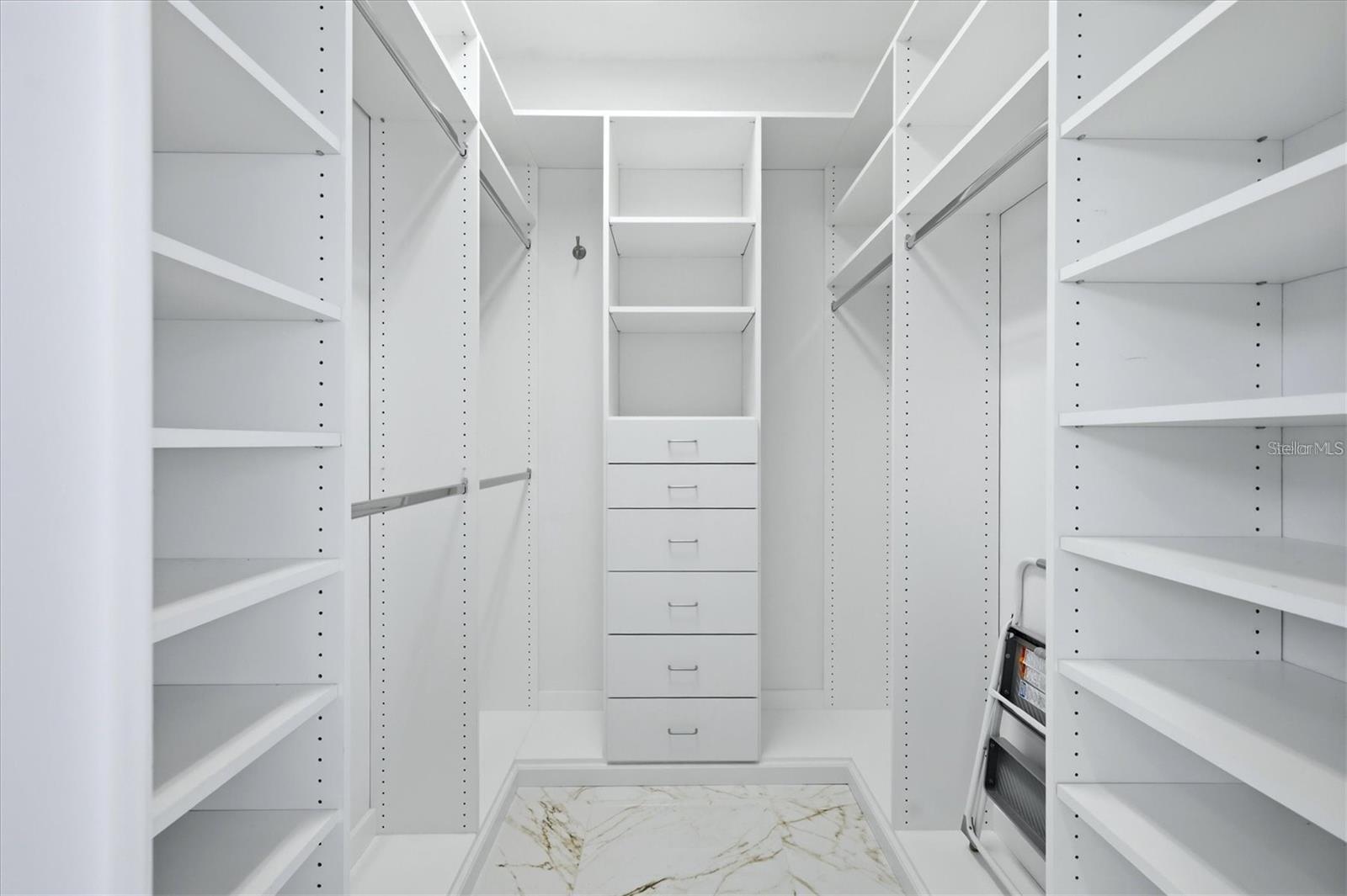 Image 21 of 49 For 8319 Nice Way