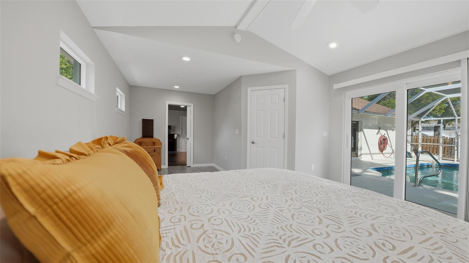 Image 23 of 48 For 4668 Hamlets Grove Drive