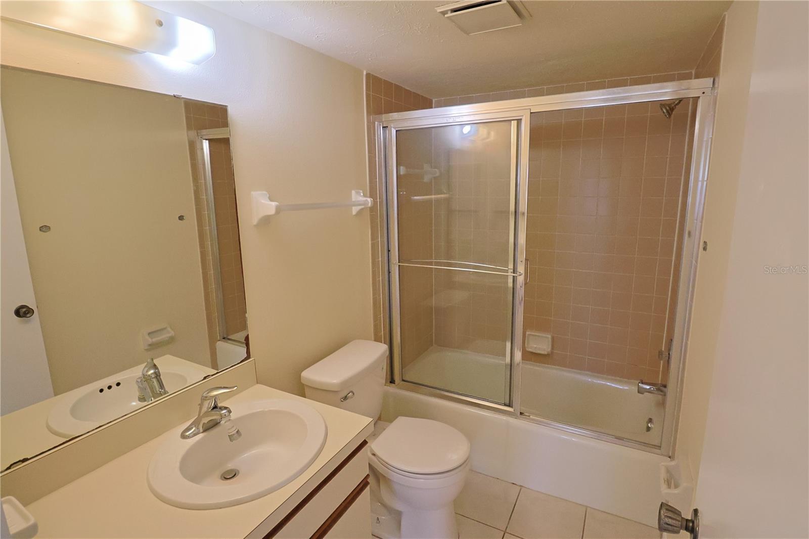 Image 14 of 18 For 2515 Bayshore Gardens Parkway 9