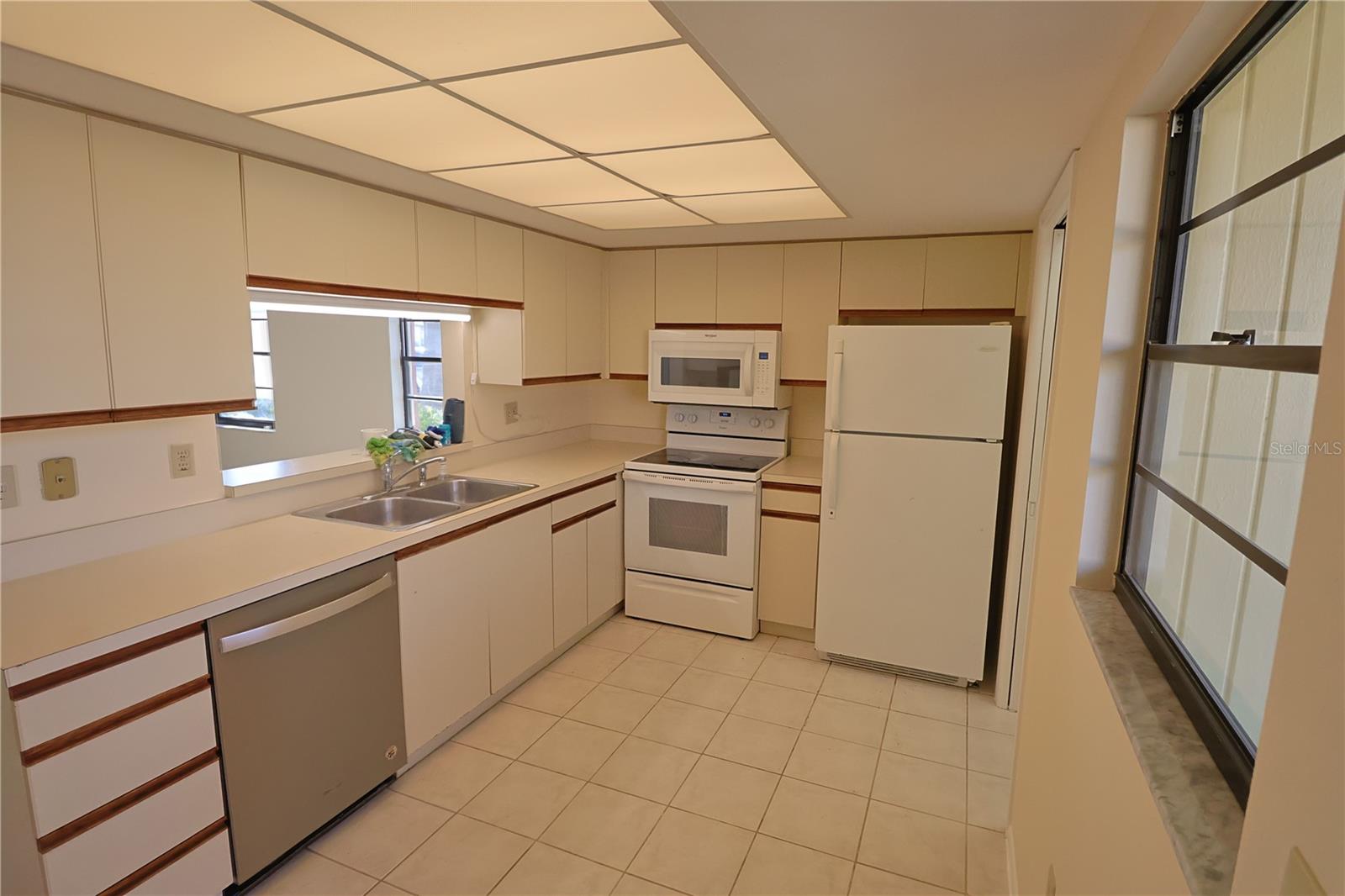 Image 9 of 18 For 2515 Bayshore Gardens Parkway 9