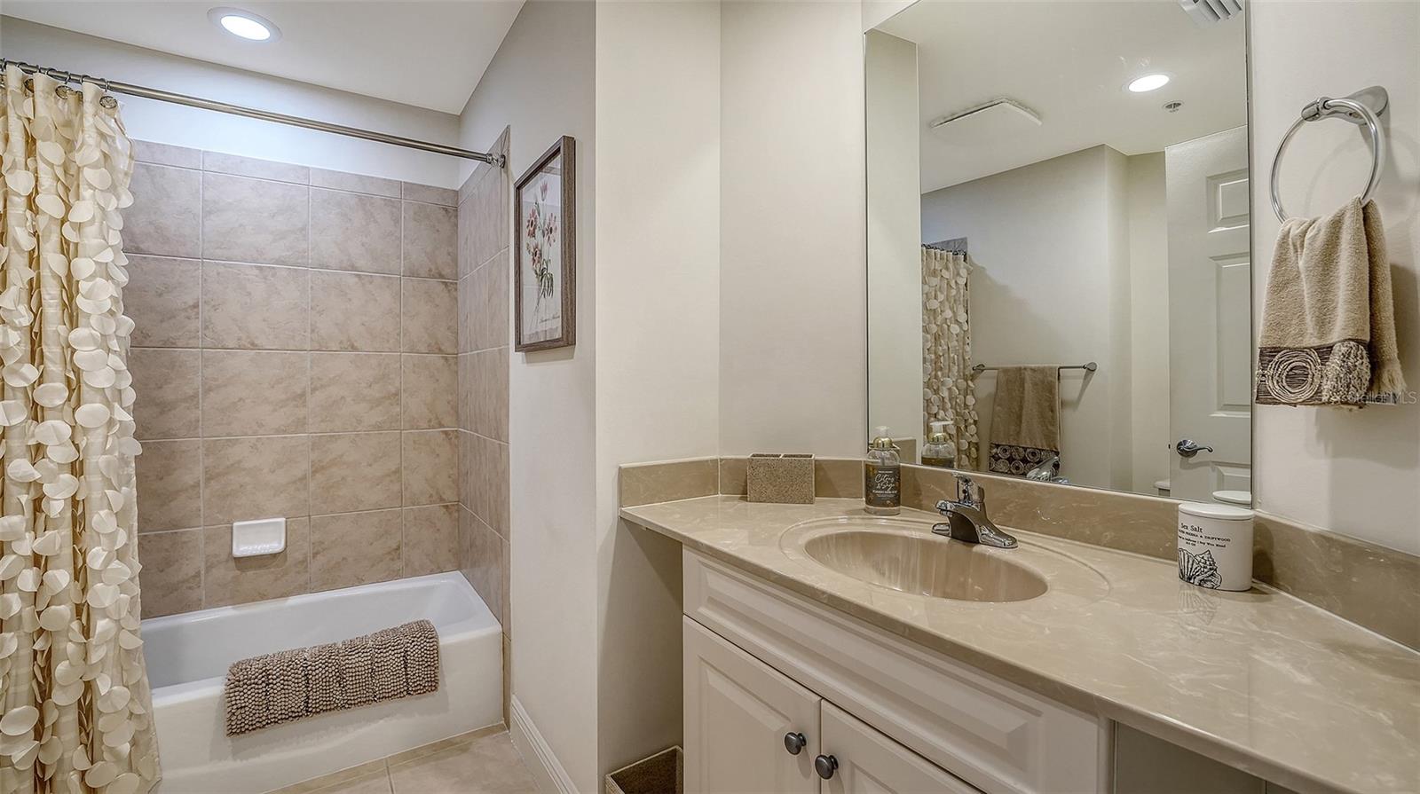 Image 37 of 52 For 1771 Ringling Boulevard 603