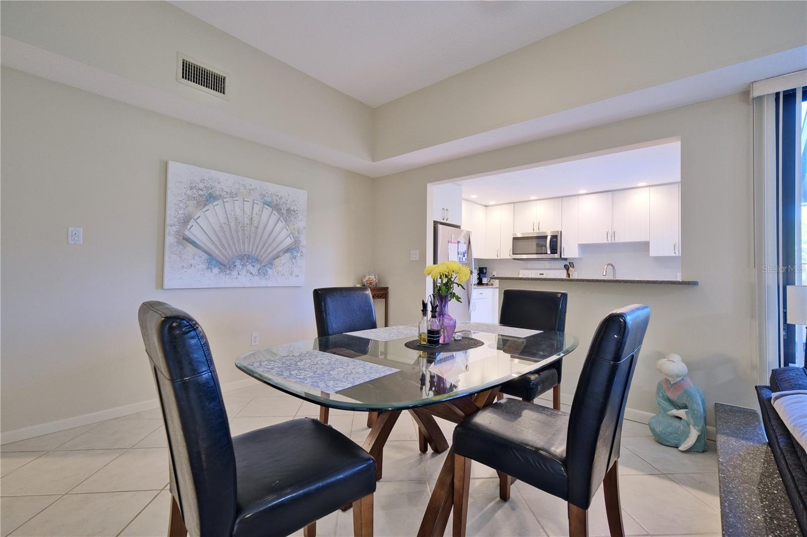 Image 14 of 45 For 5257 Myrtle Way 29