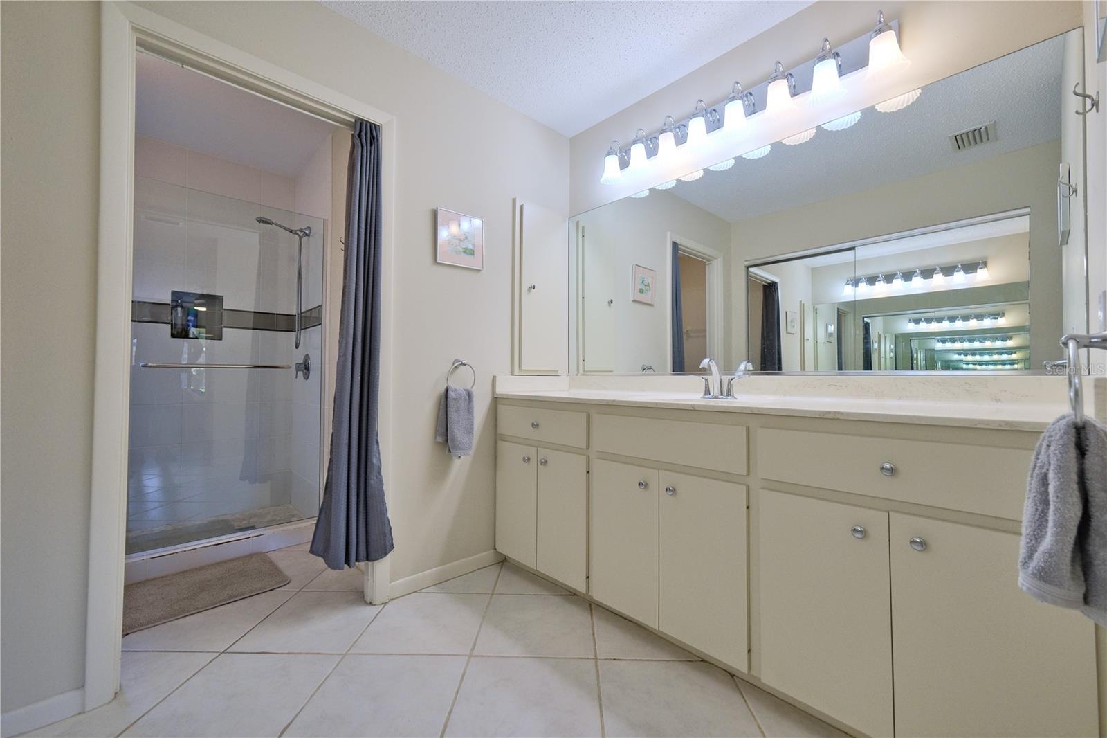 Image 19 of 45 For 5257 Myrtle Way 29