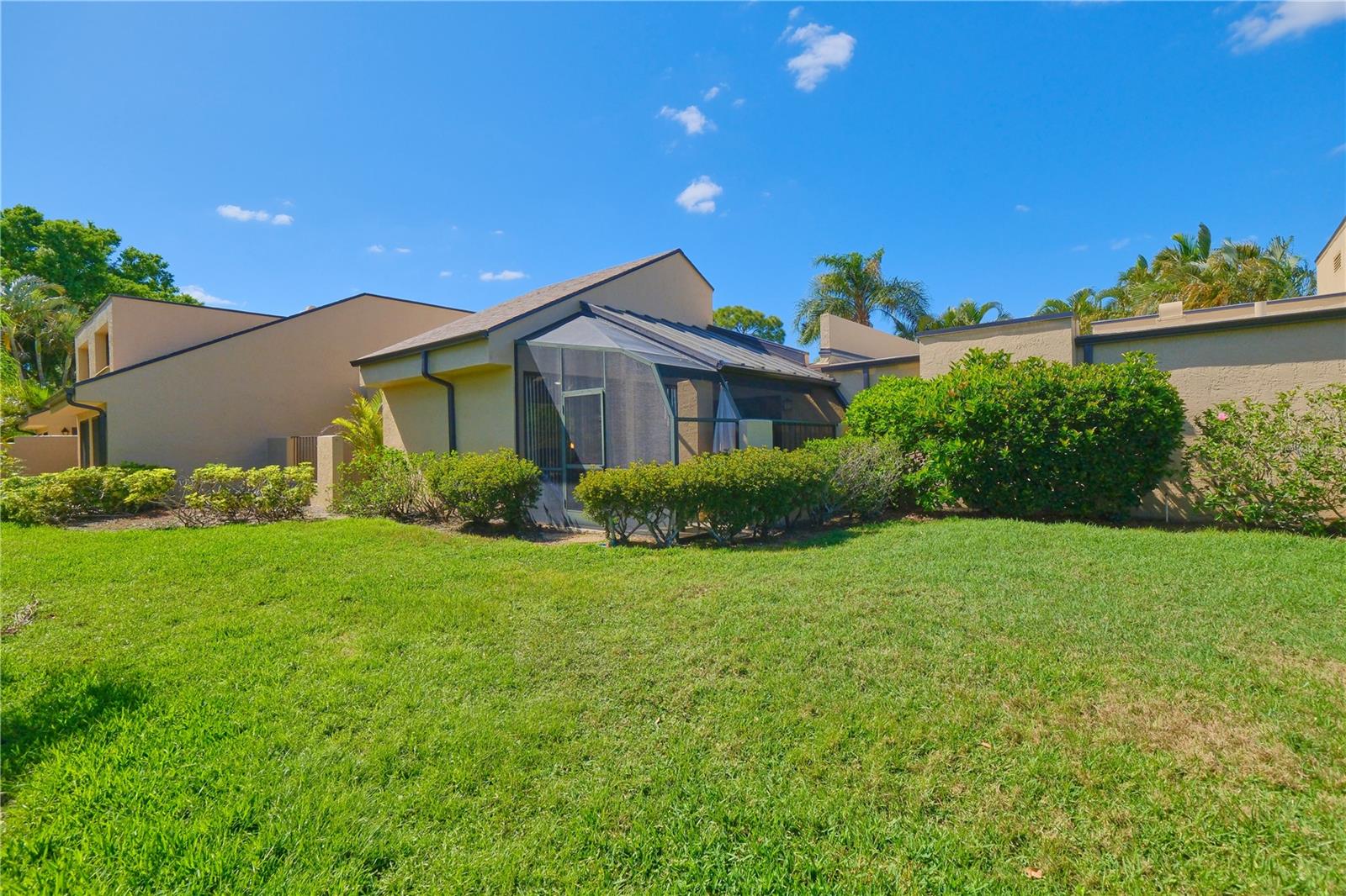 Image 34 of 45 For 5257 Myrtle Way 29