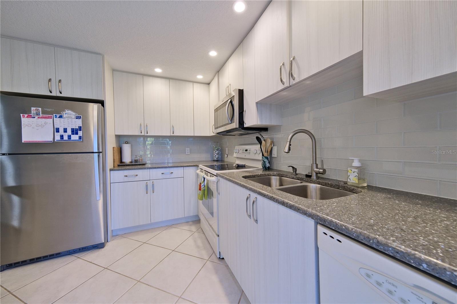 Image 6 of 45 For 5257 Myrtle Way 29