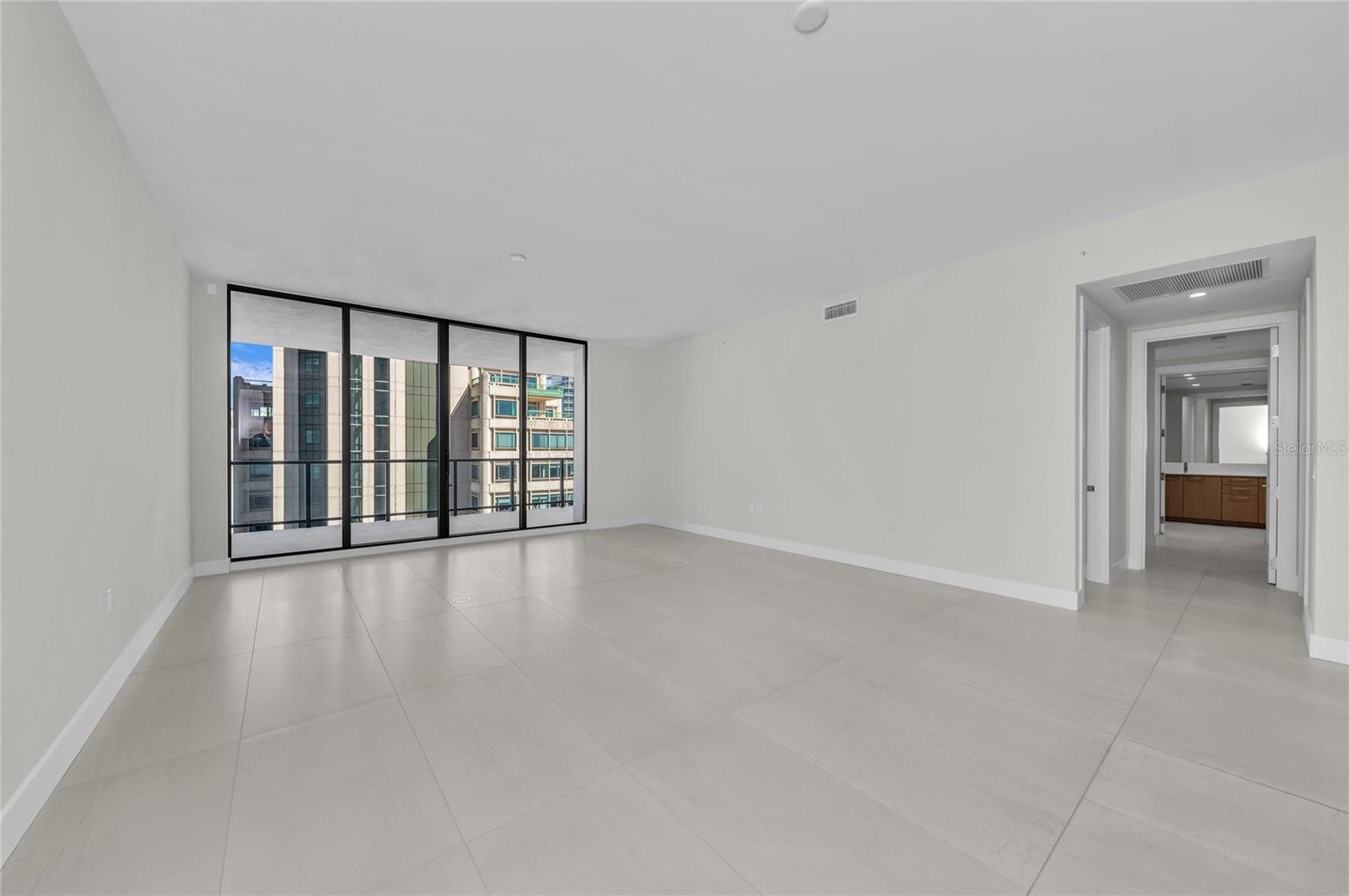 Image 15 of 58 For 275 1st Avenue S 2204