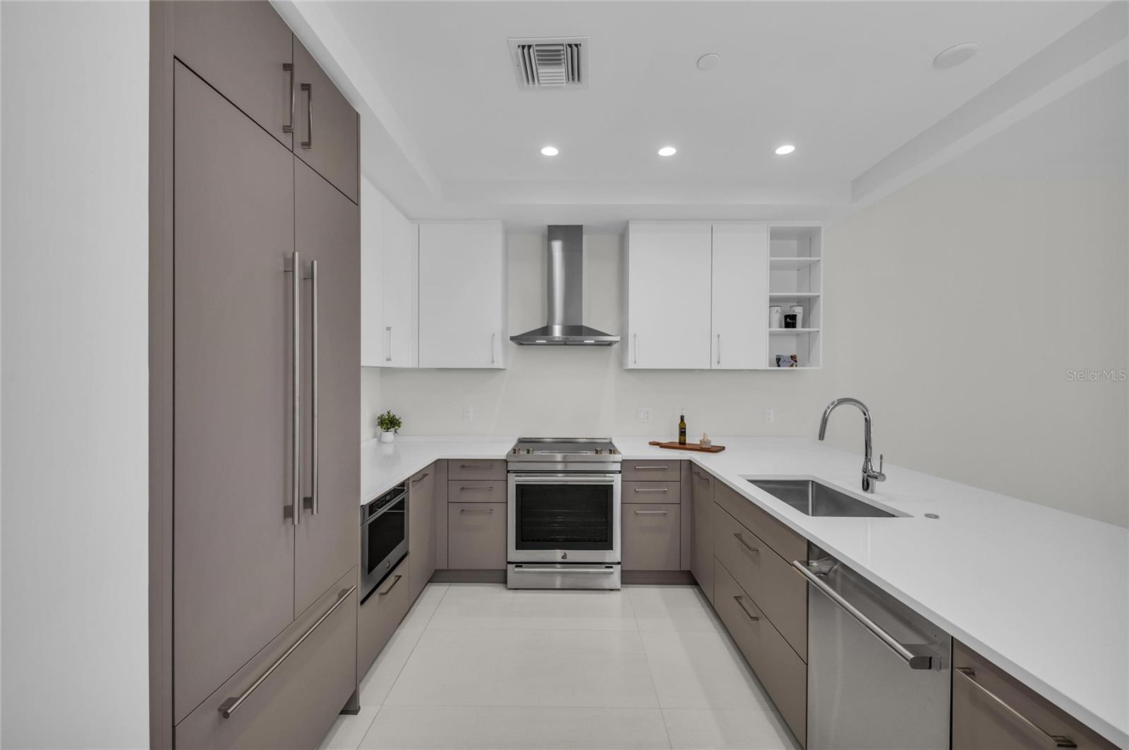 Image 17 of 58 For 275 1st Avenue S 2204