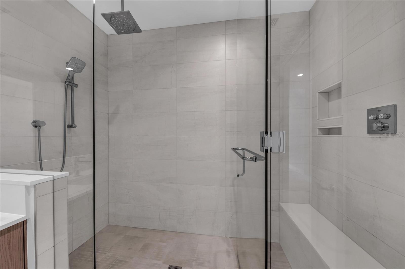 Image 28 of 58 For 275 1st Avenue S 2204