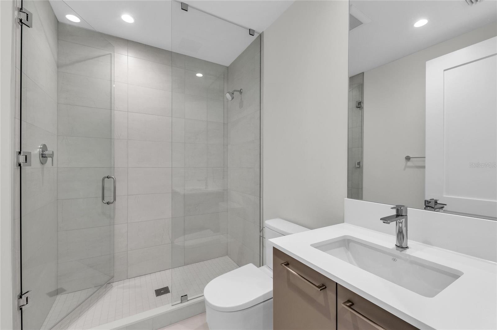 Image 34 of 58 For 275 1st Avenue S 2204