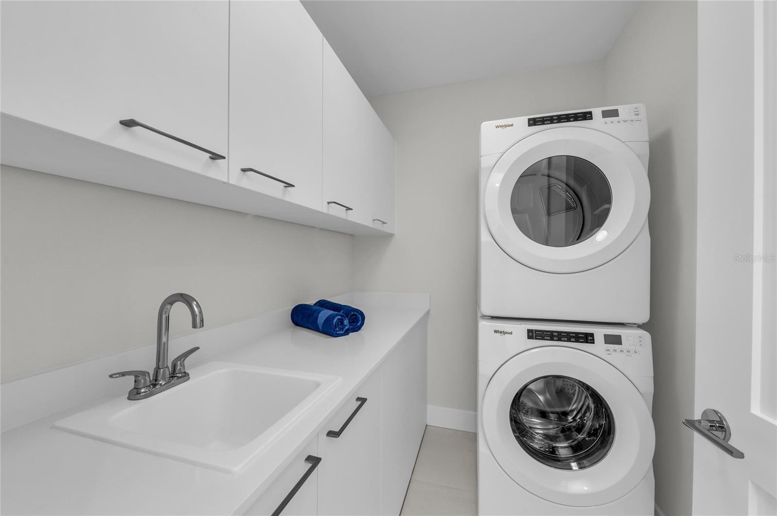 Image 38 of 58 For 275 1st Avenue S 2204