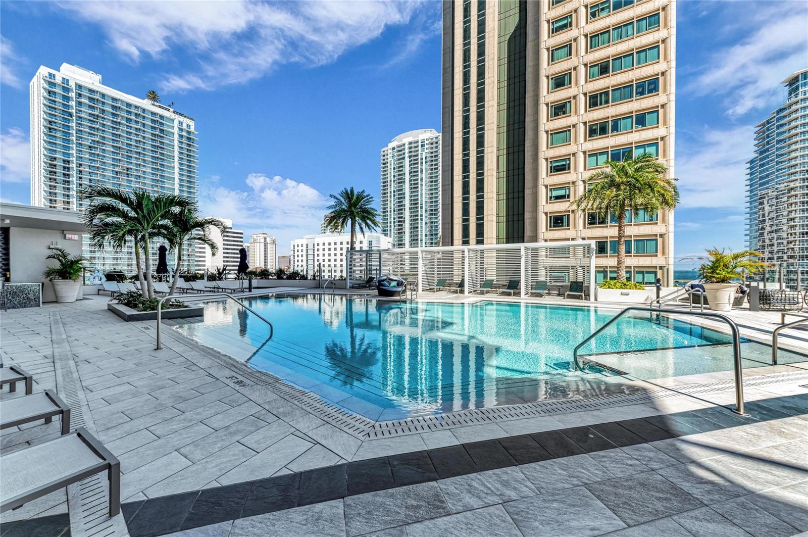 Image 39 of 58 For 275 1st Avenue S 2204