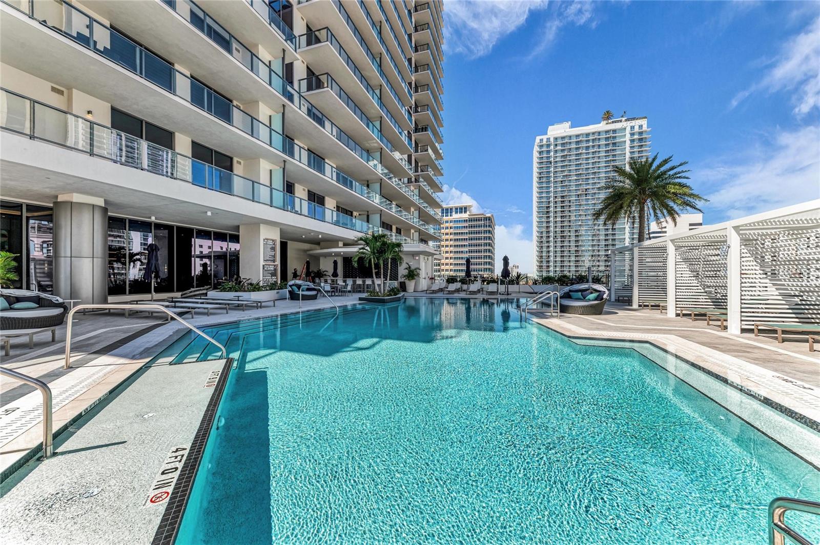 Image 40 of 58 For 275 1st Avenue S 2204