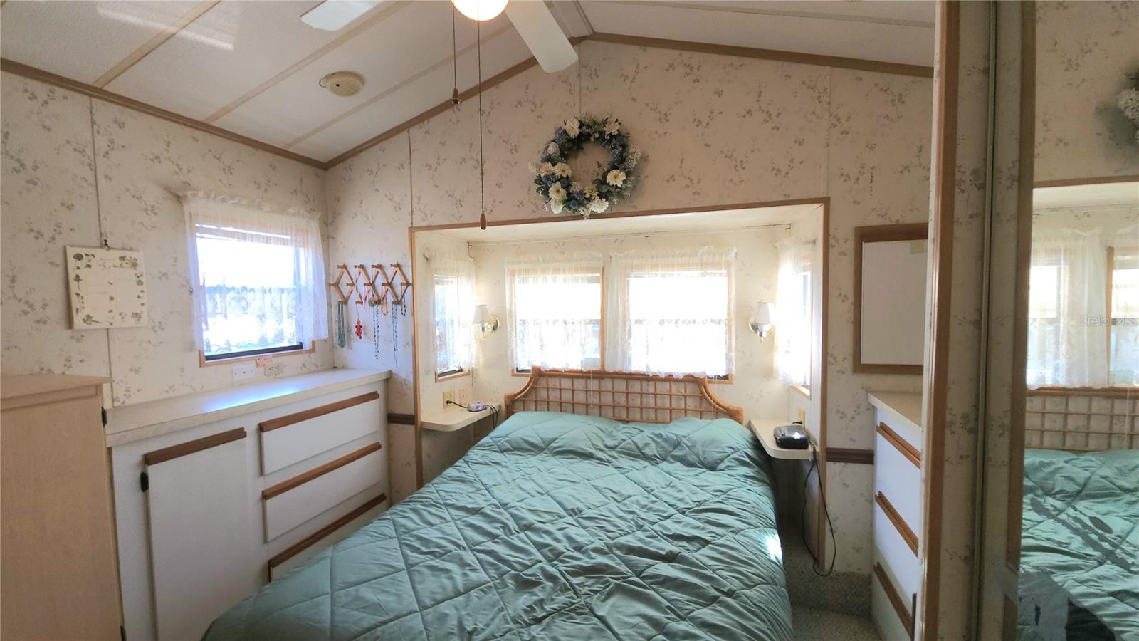 Image 15 of 48 For 3333 26th Avenue E 1292