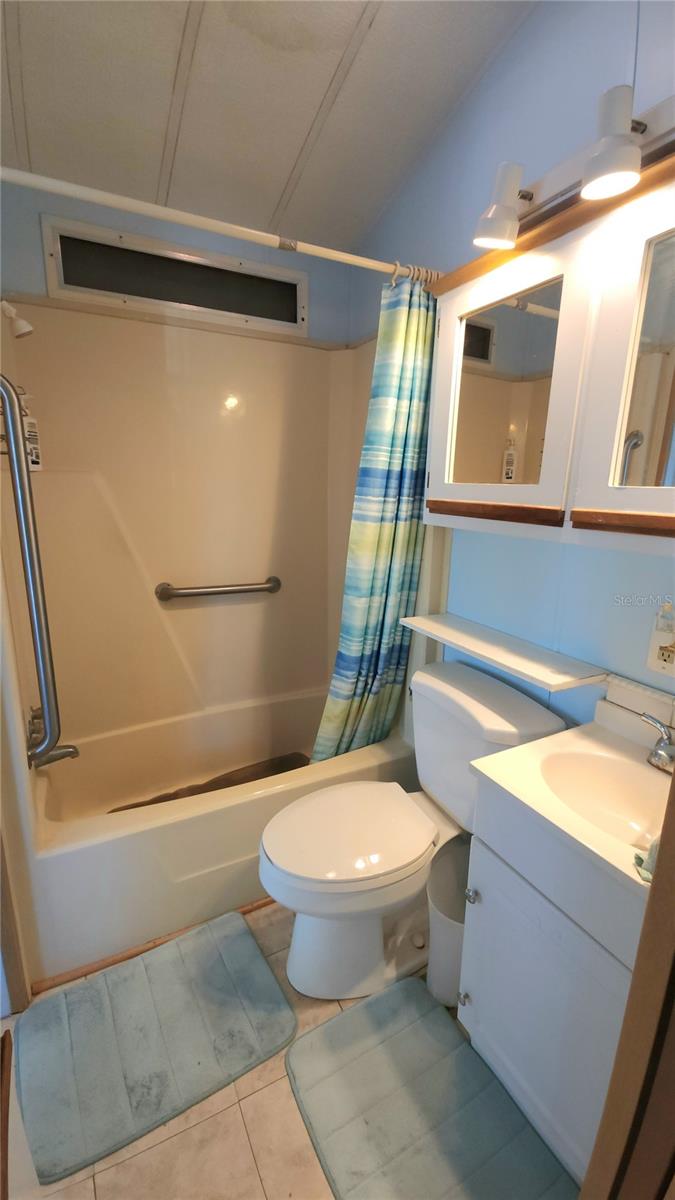 Image 17 of 48 For 3333 26th Avenue E 1292