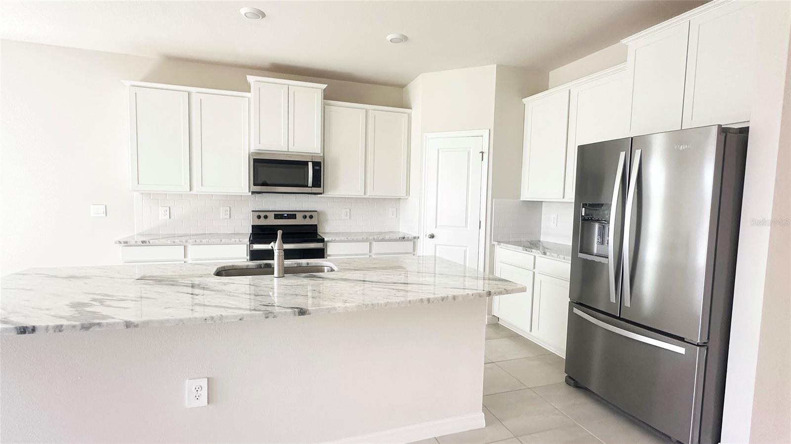 Image 10 of 49 For 17915 Cantarina Cove