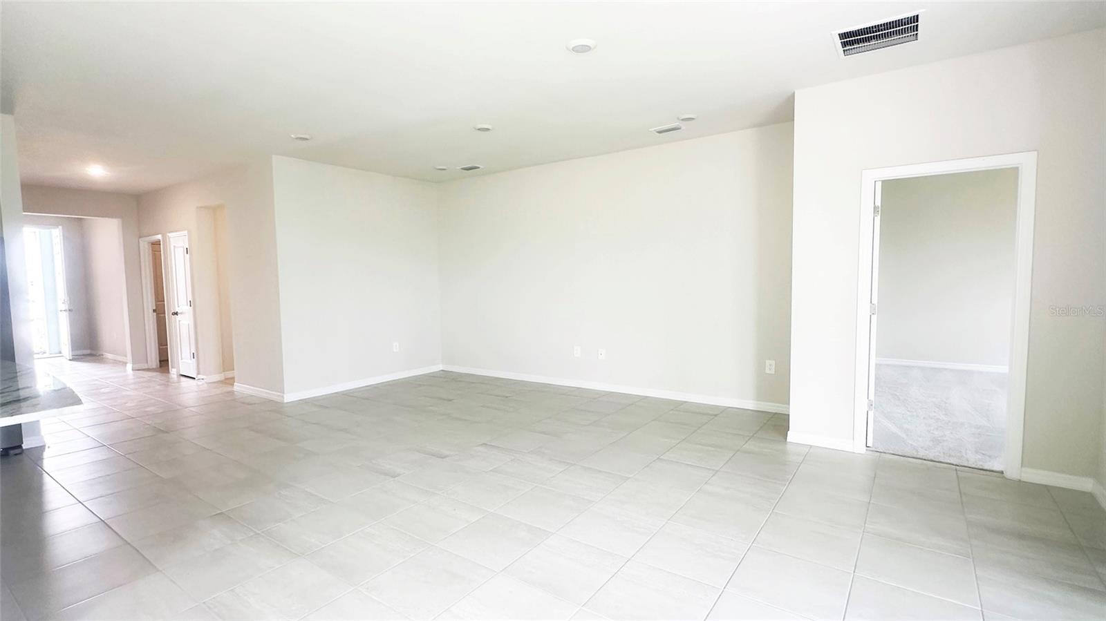 Image 15 of 49 For 17915 Cantarina Cove