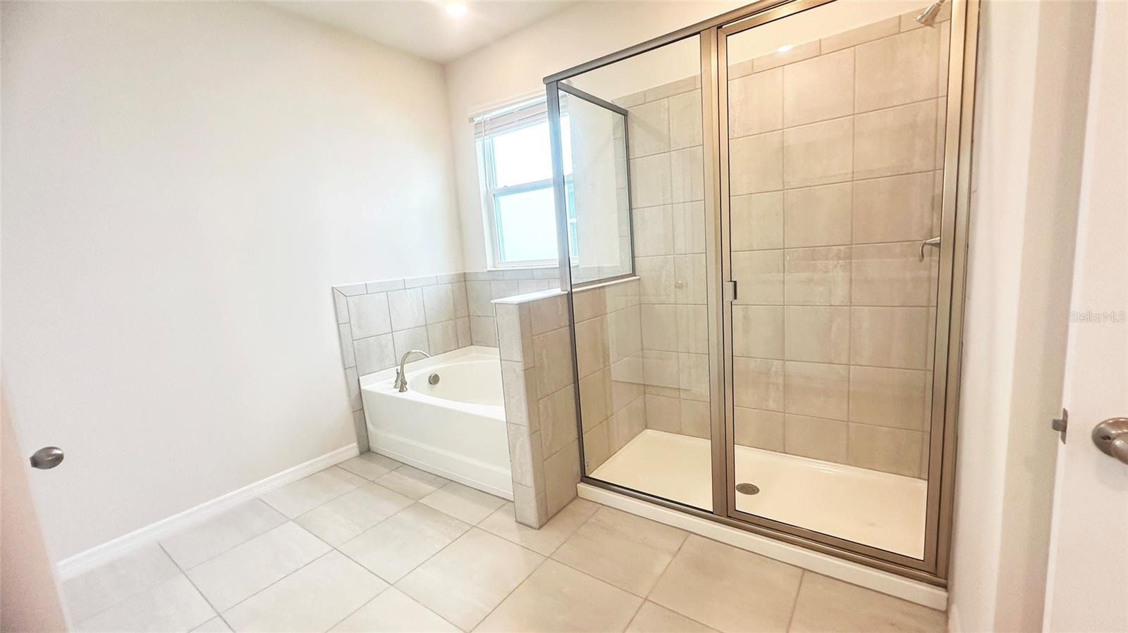 Image 25 of 49 For 17915 Cantarina Cove