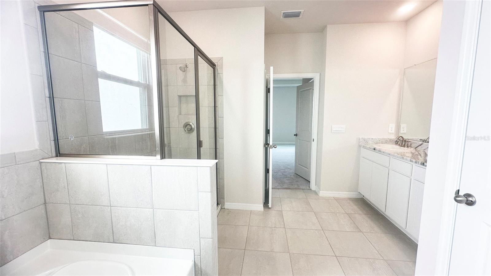 Image 26 of 49 For 17915 Cantarina Cove