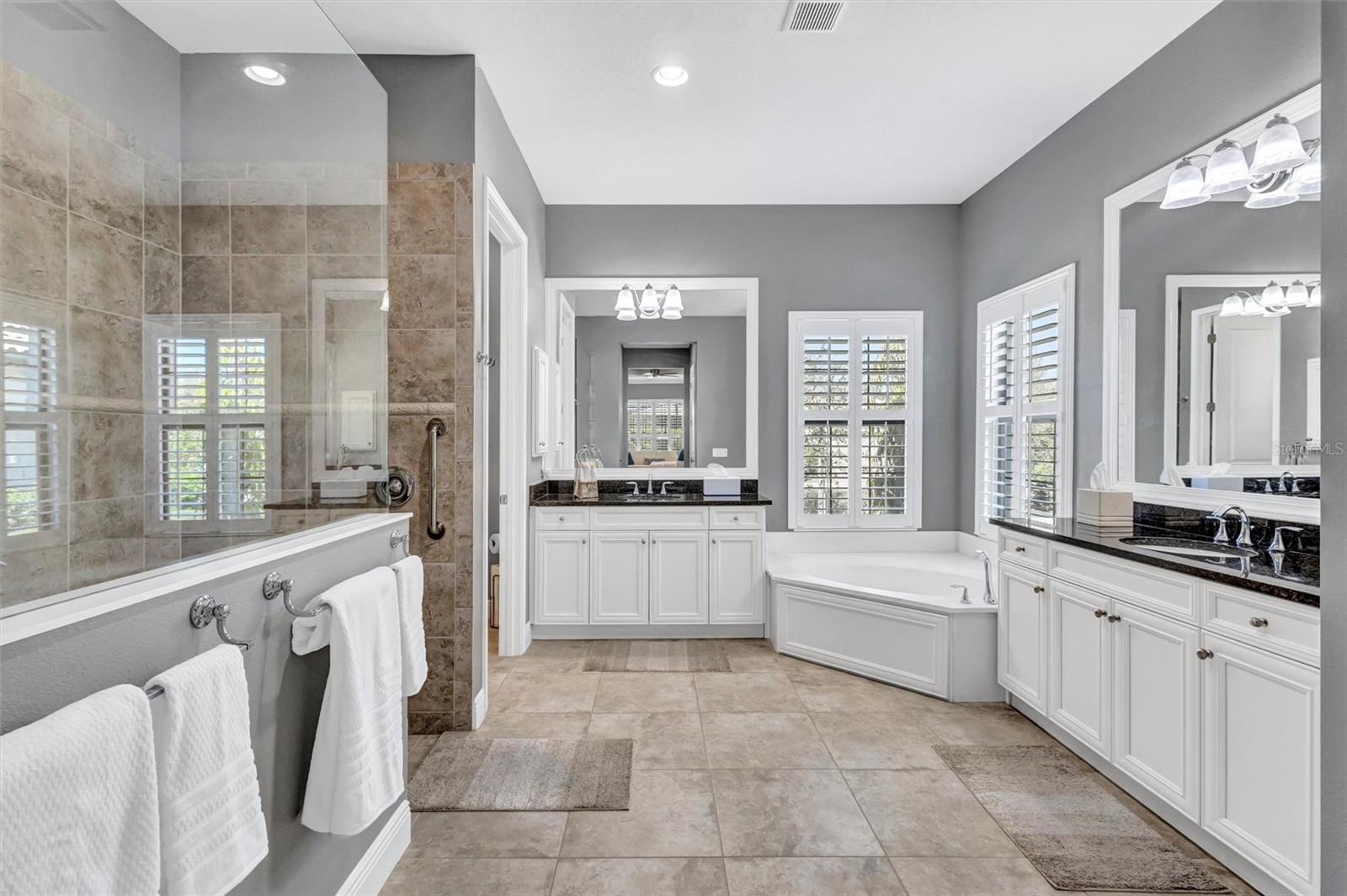 Image 33 of 59 For 14652 Newtonmore Lane