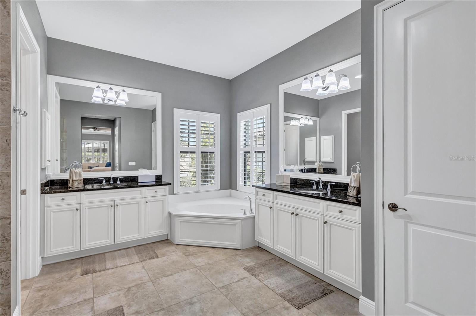 Image 34 of 59 For 14652 Newtonmore Lane