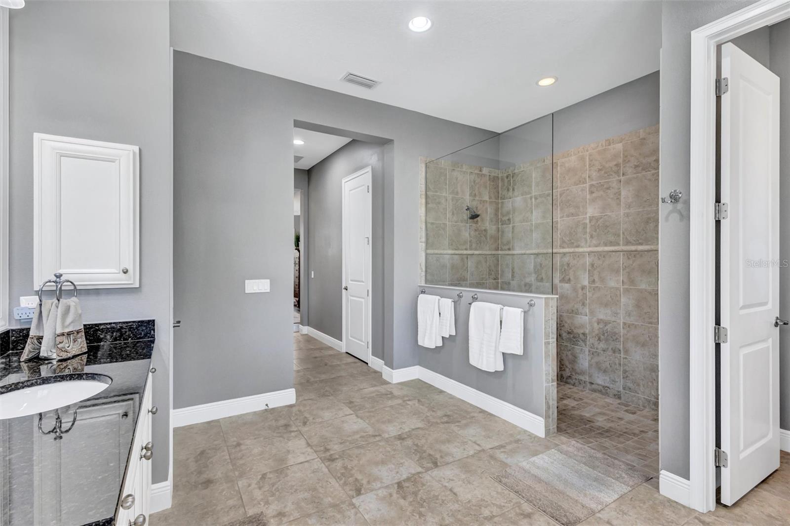 Image 35 of 59 For 14652 Newtonmore Lane