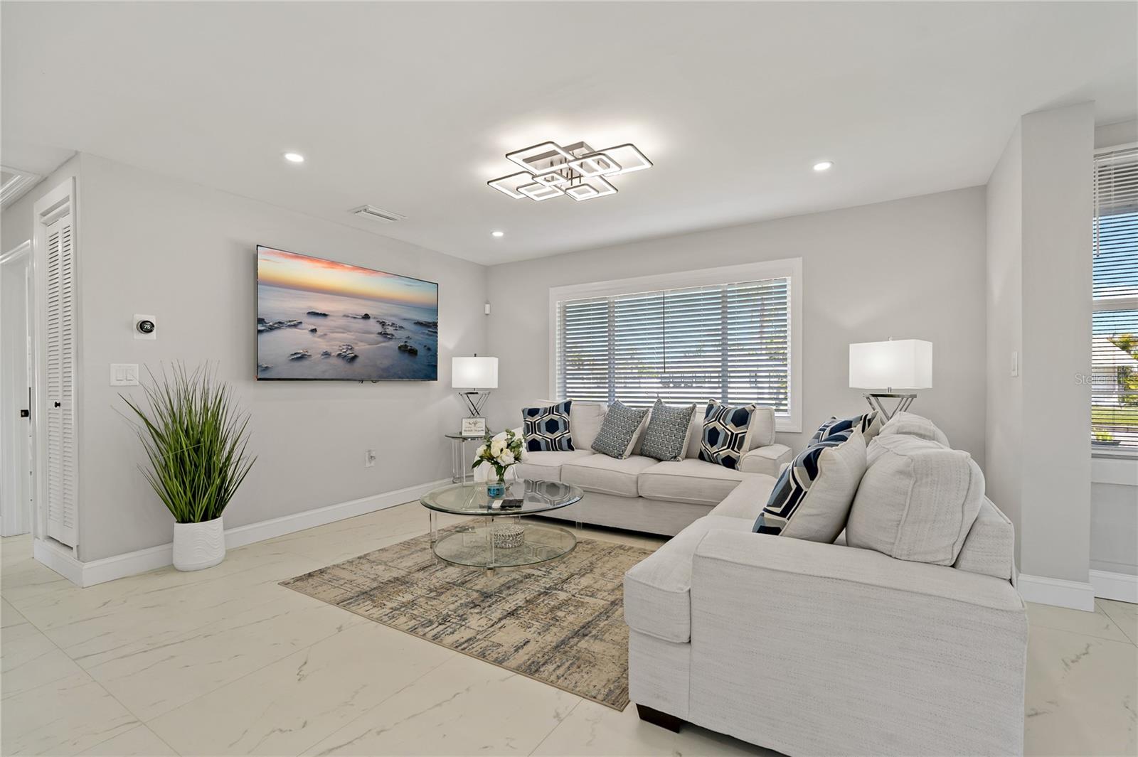 Image 14 of 52 For 1838 1st Avenue E