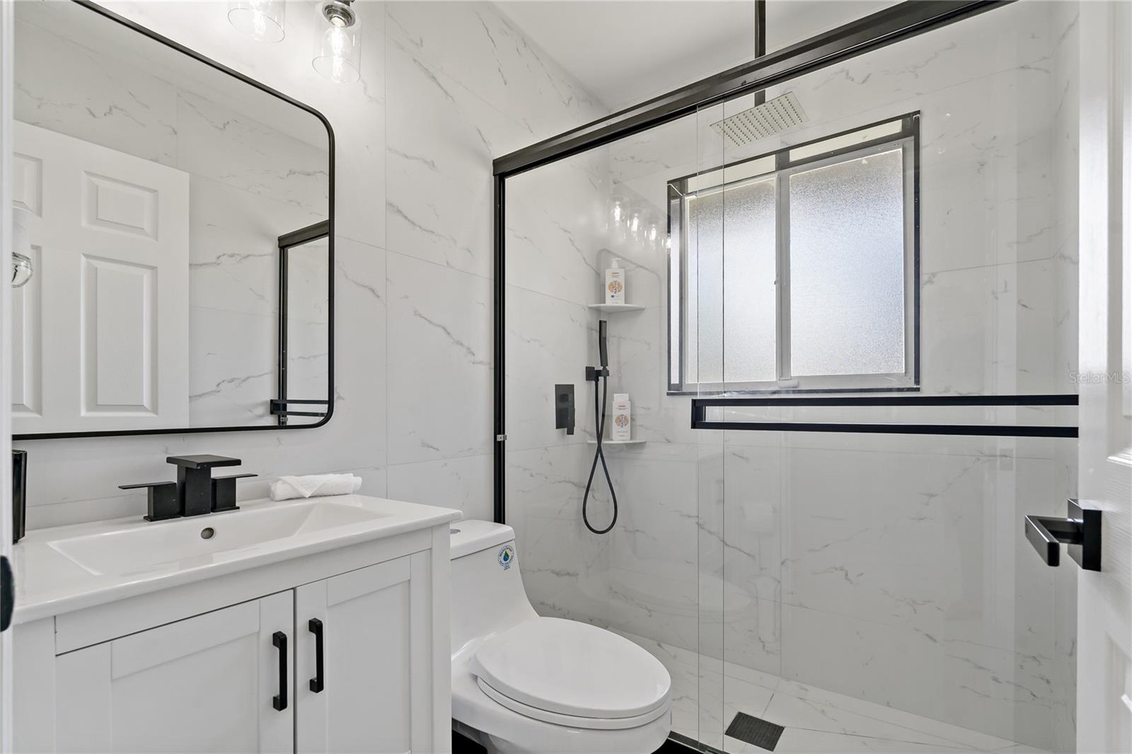 Image 18 of 52 For 1838 1st Avenue E