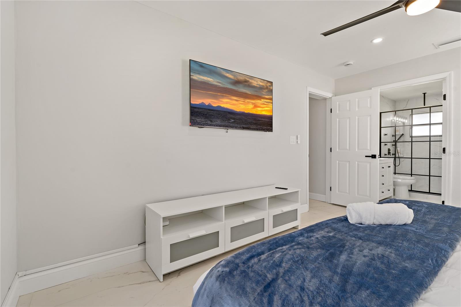 Image 29 of 52 For 1838 1st Avenue E