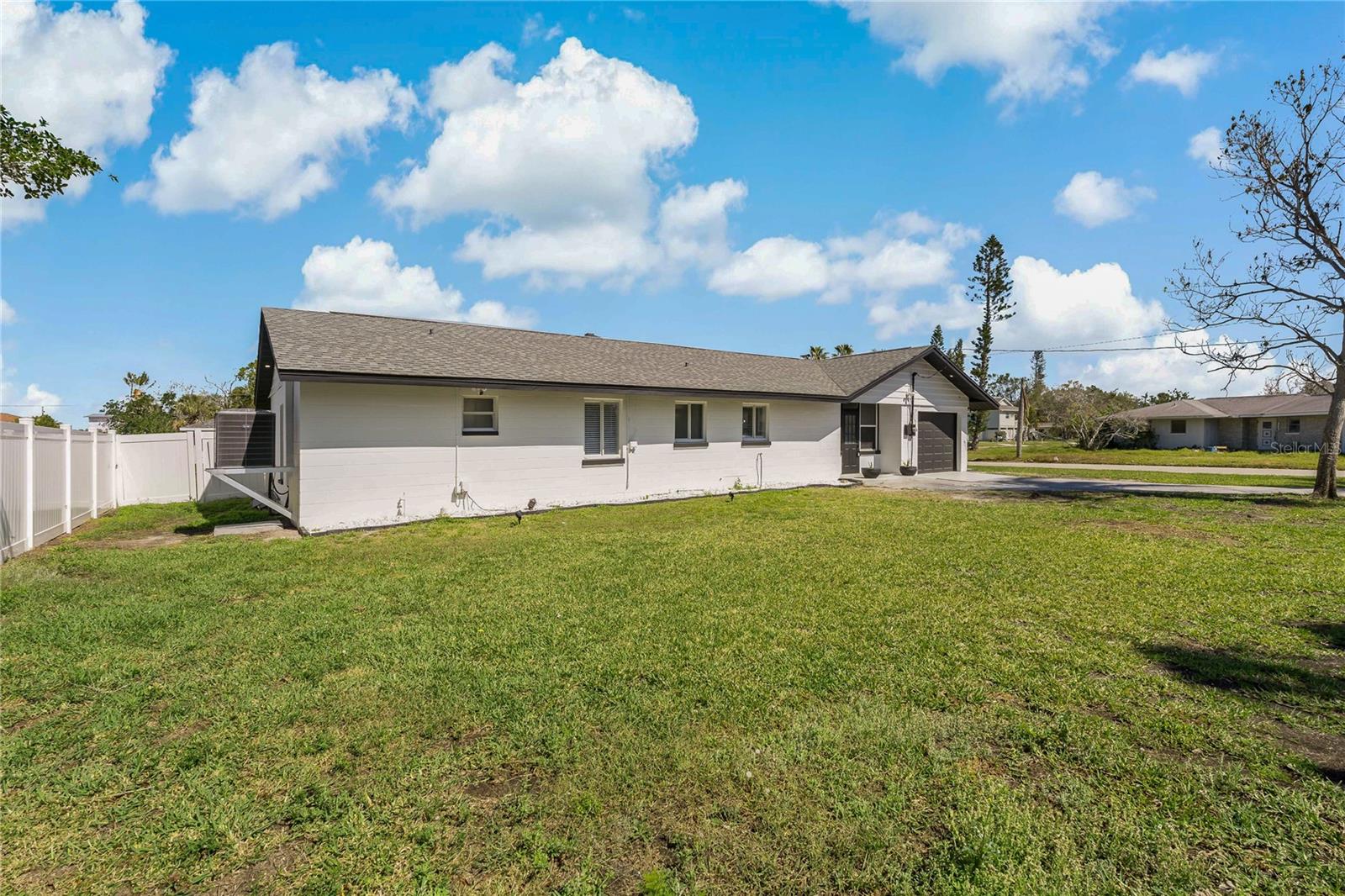 Image 34 of 52 For 1838 1st Avenue E