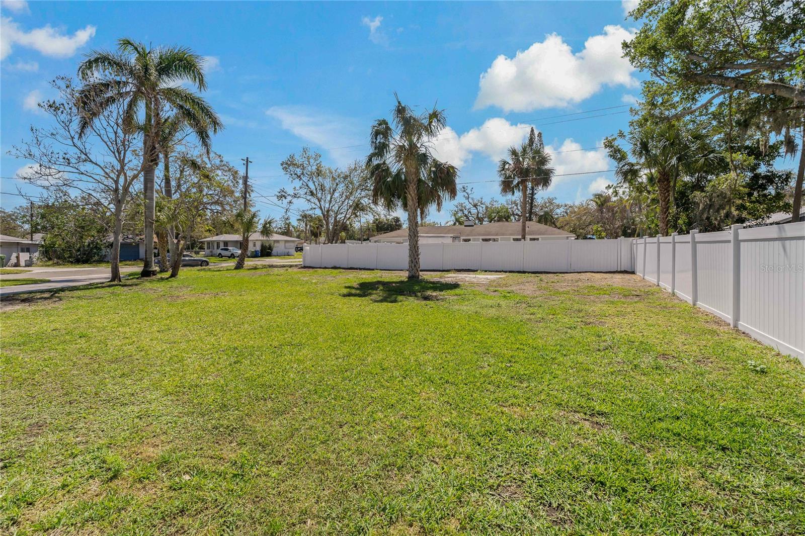 Image 35 of 52 For 1838 1st Avenue E