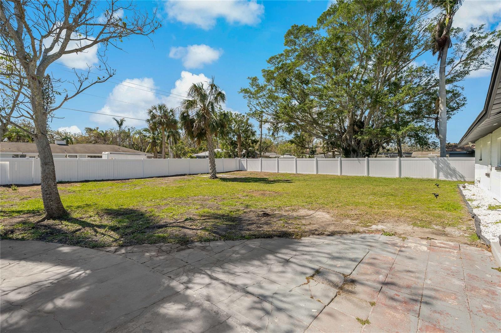 Image 36 of 52 For 1838 1st Avenue E