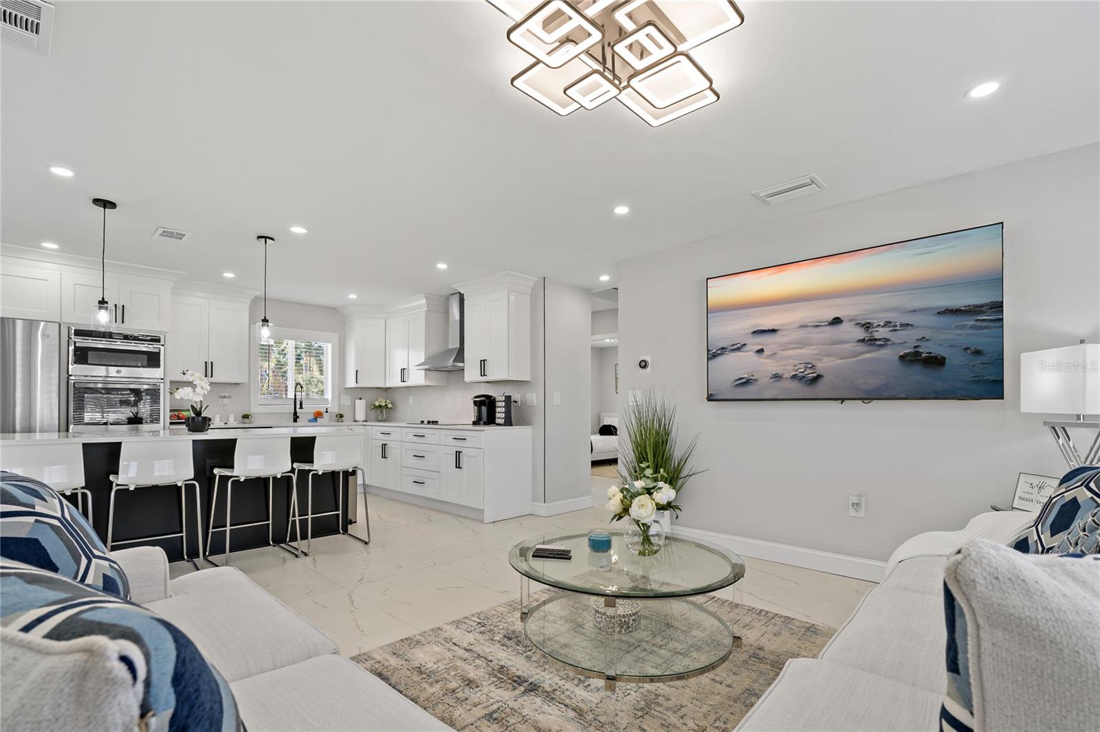 Image 4 of 52 For 1838 1st Avenue E